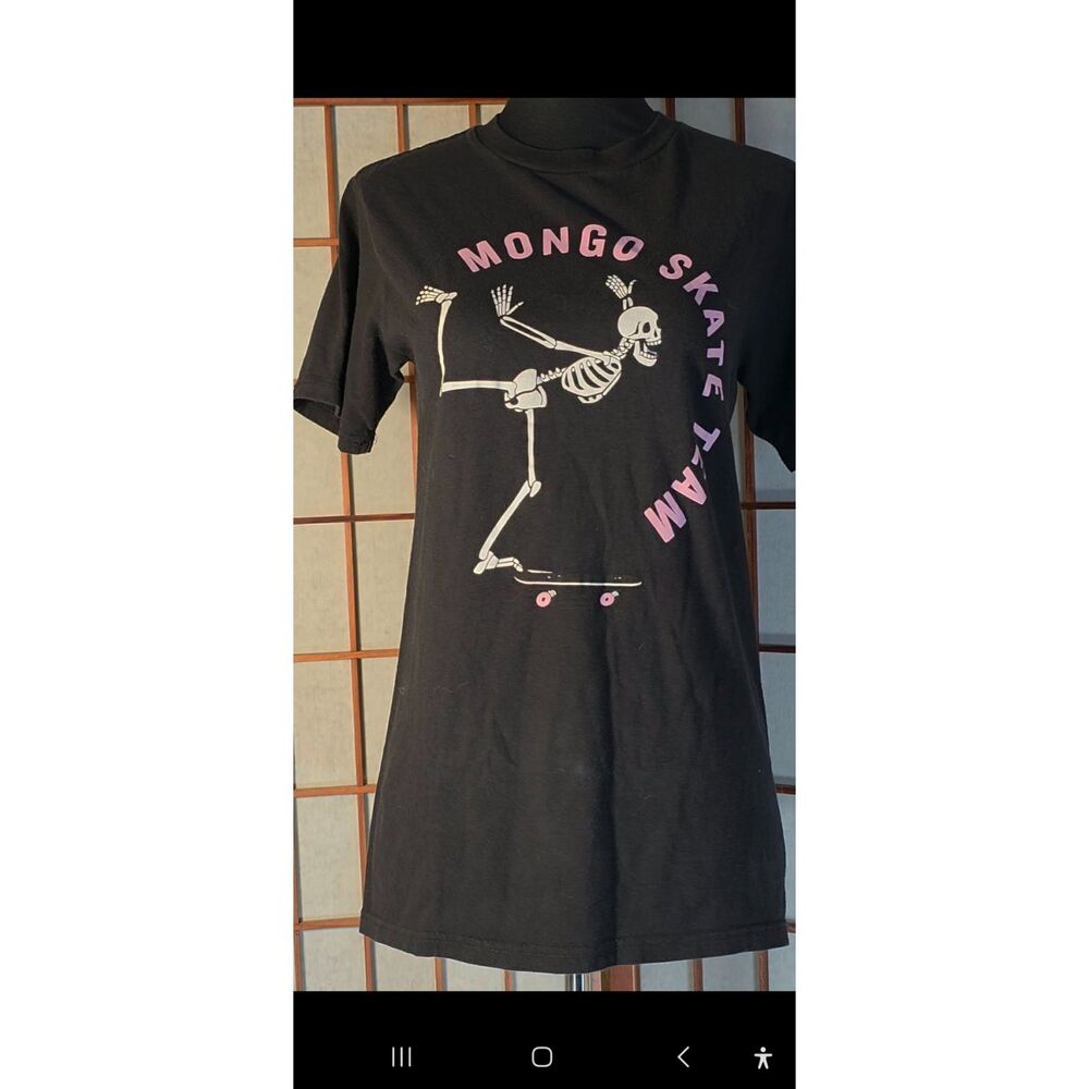 Mongo Skate Shirt Size Small